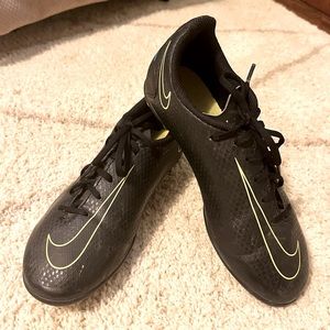 Nike junior Phantom GT Cleats